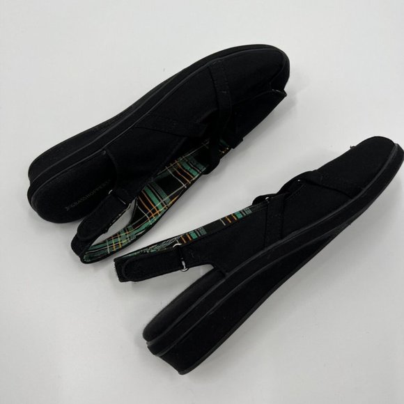 Grasshoppers Black Stretch Sandals - Picture 3 of 10